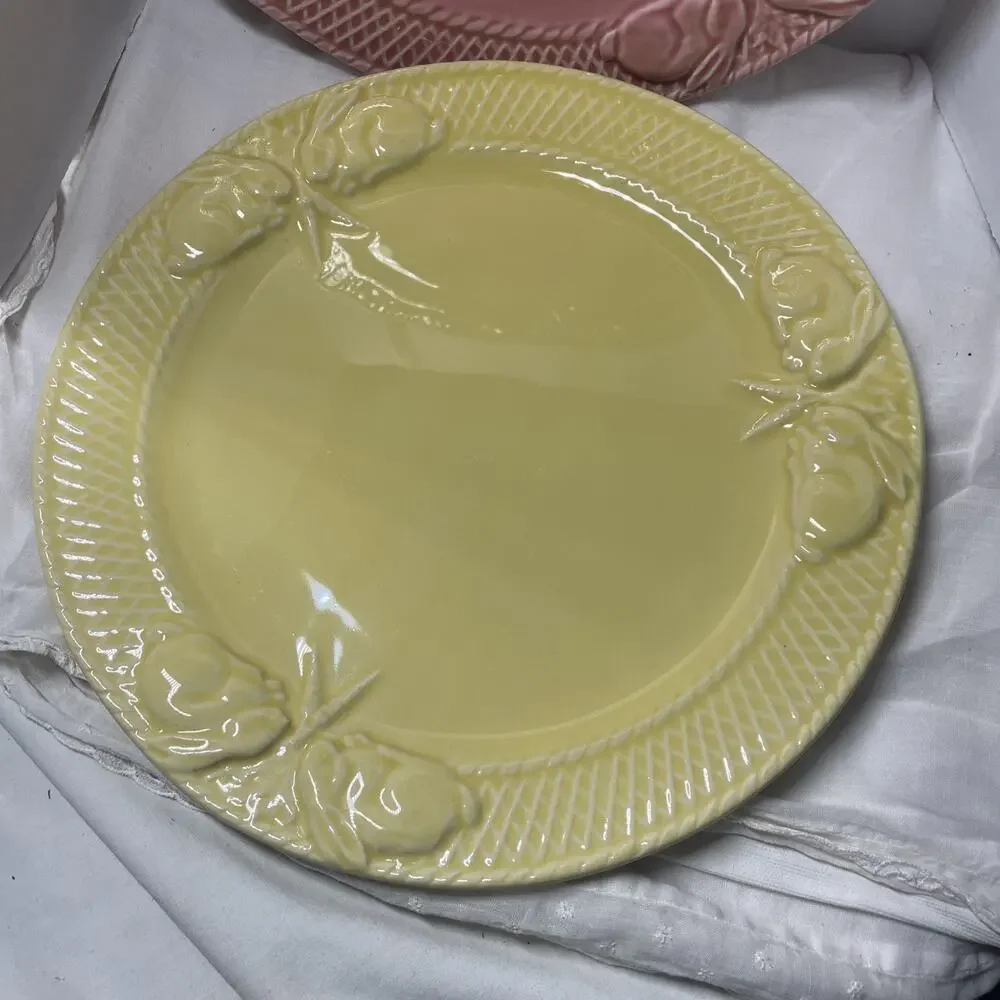 SET OF 2 Bordallo Pinheiro Dinner Plates 10”Pink & Yellow Rabbits Bunnies